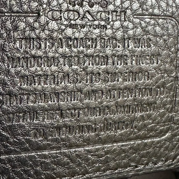 NOT FOR SALE Coach Carrie Pebbled Black Zippered Bag - Picture 6 of 9